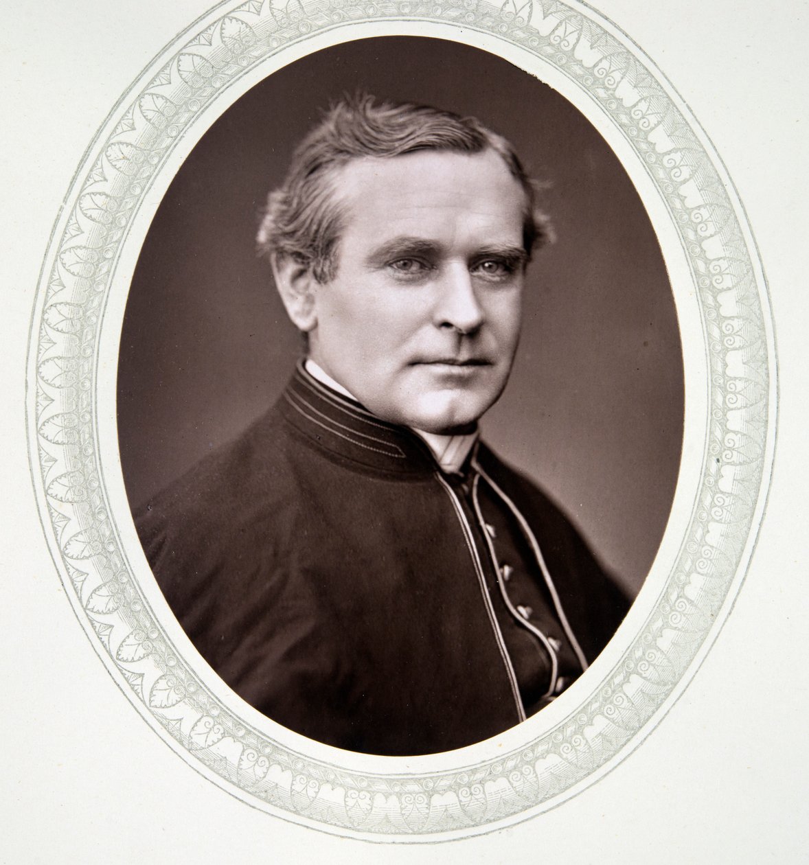 Der Rechte Ehrwürdige Monsignore Capel von English Photographer