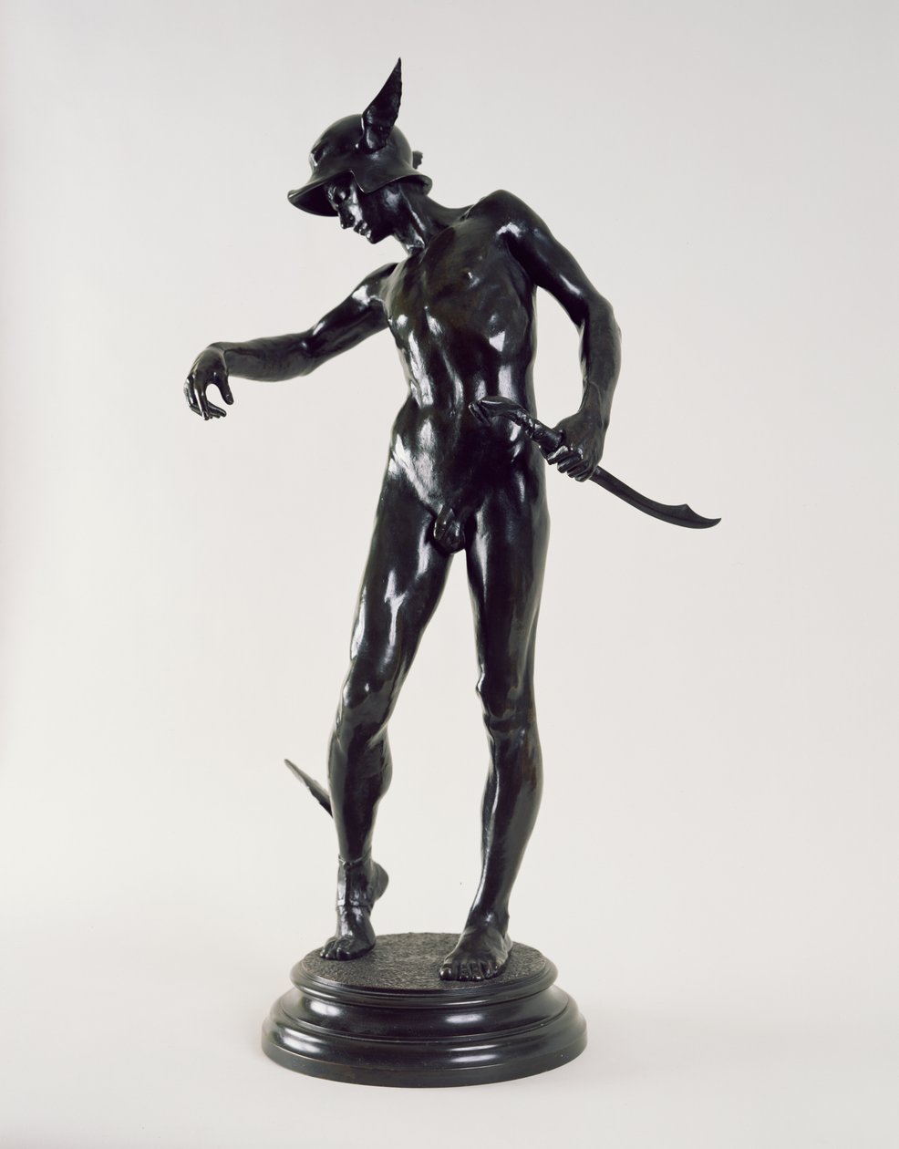Perseus rüstet sich, 1882 (Bronze) von Alfred Gilbert