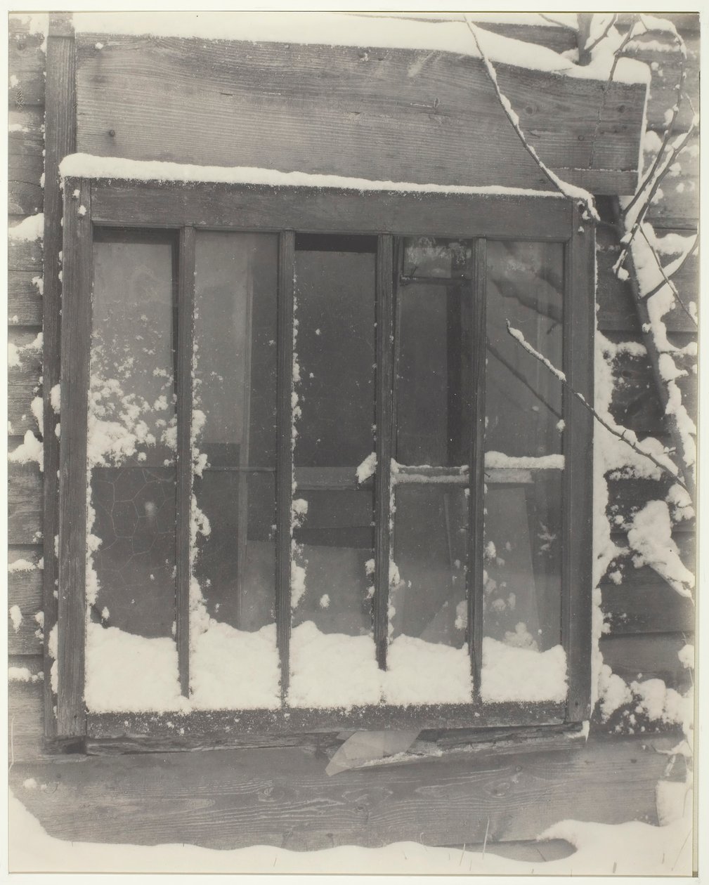 Fenster: Holz, Glas, Schnee, 1923 von Alfred Stieglitz