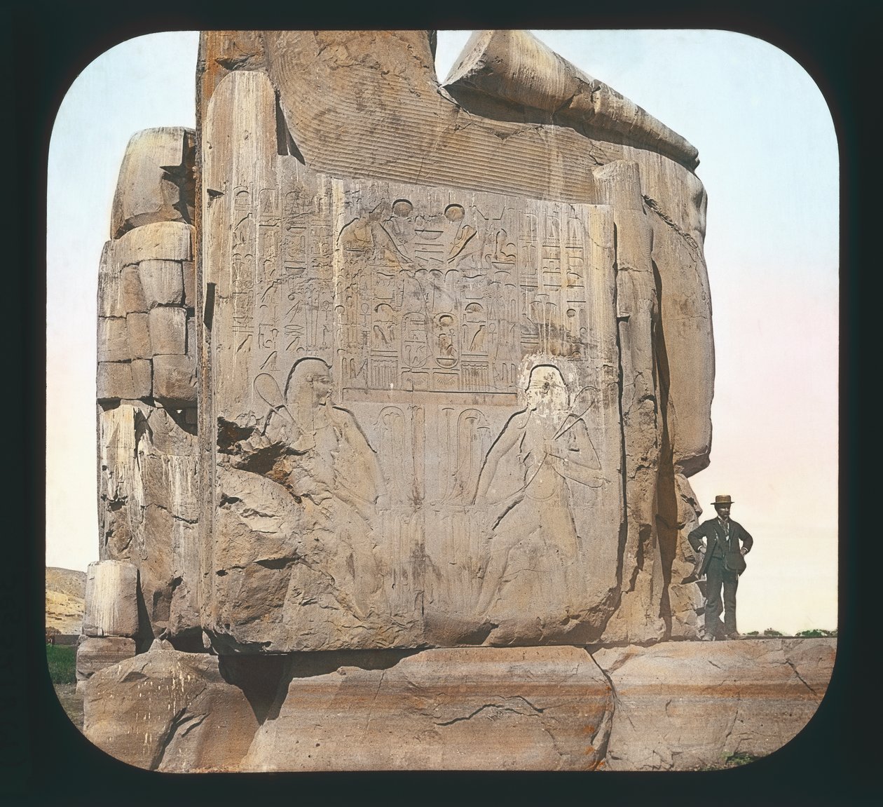 Ägypten - Nördlicher Koloss (Basis) Theben von American Photographer