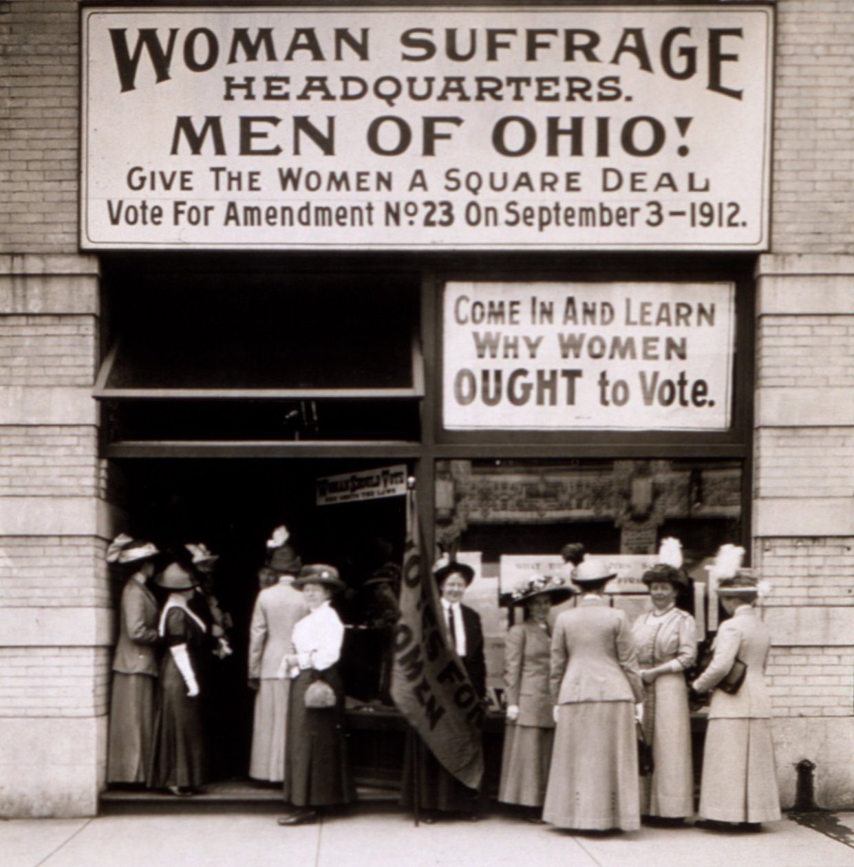 Hauptquartier der Frauenwahlrechtsbewegung von Ohio, 1912 von American Photographer
