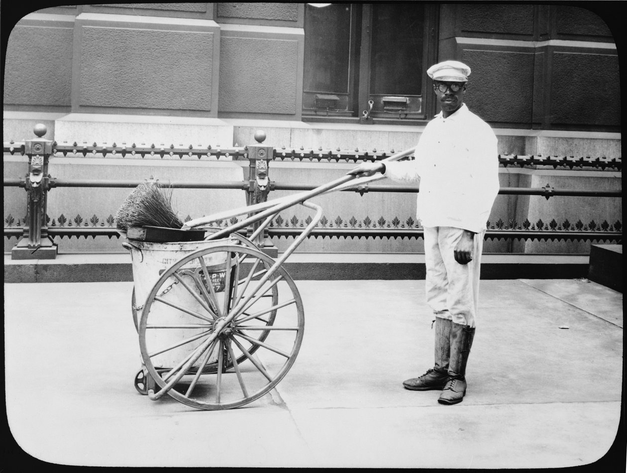 Straßenreiniger der Stadt, Philadelphia, ca. 1920 von American Photographer