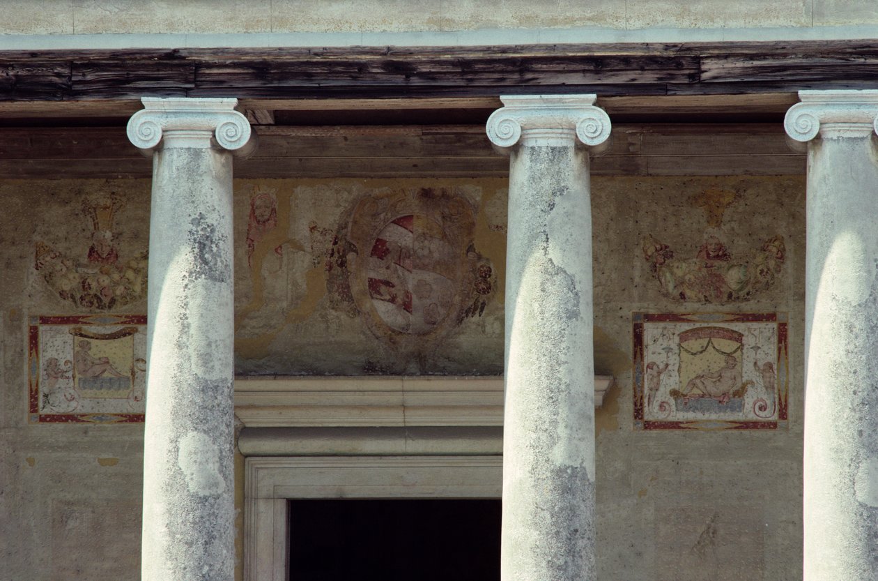 Ionische Säulen aus dem Portikus, erbaut 1554-63 von Andrea Palladio von Andrea Palladio