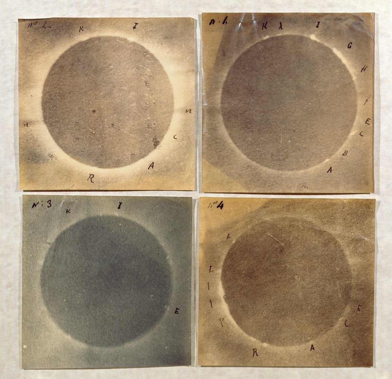 Vier Ansichten der Sonnenfinsternis vom 18. Juli 1860 von Angelo Secchi