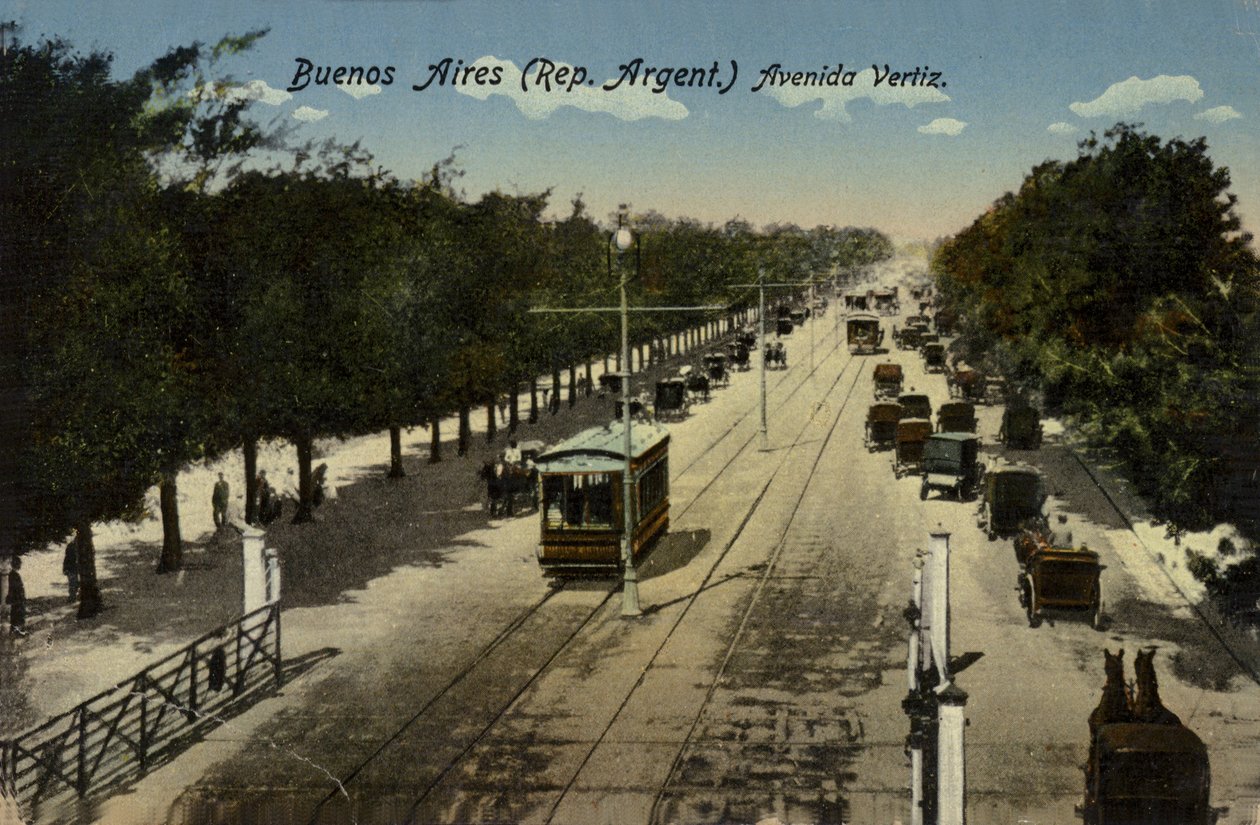 Avenida Vertiz, Buenos Aires, Argentinien von Argentinian Photographer