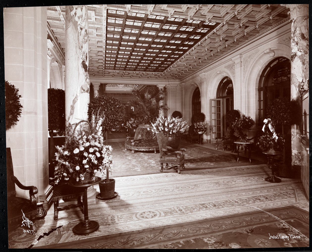Lobby im Copley Plaza Hotel, Boston, 1912 oder 1913 von Byron Company