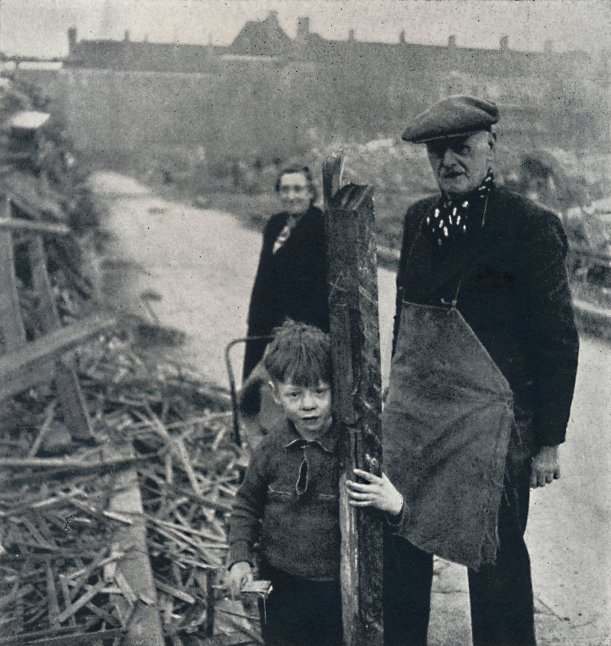 Familie aus dem East End, 1941 von Cecil Beaton