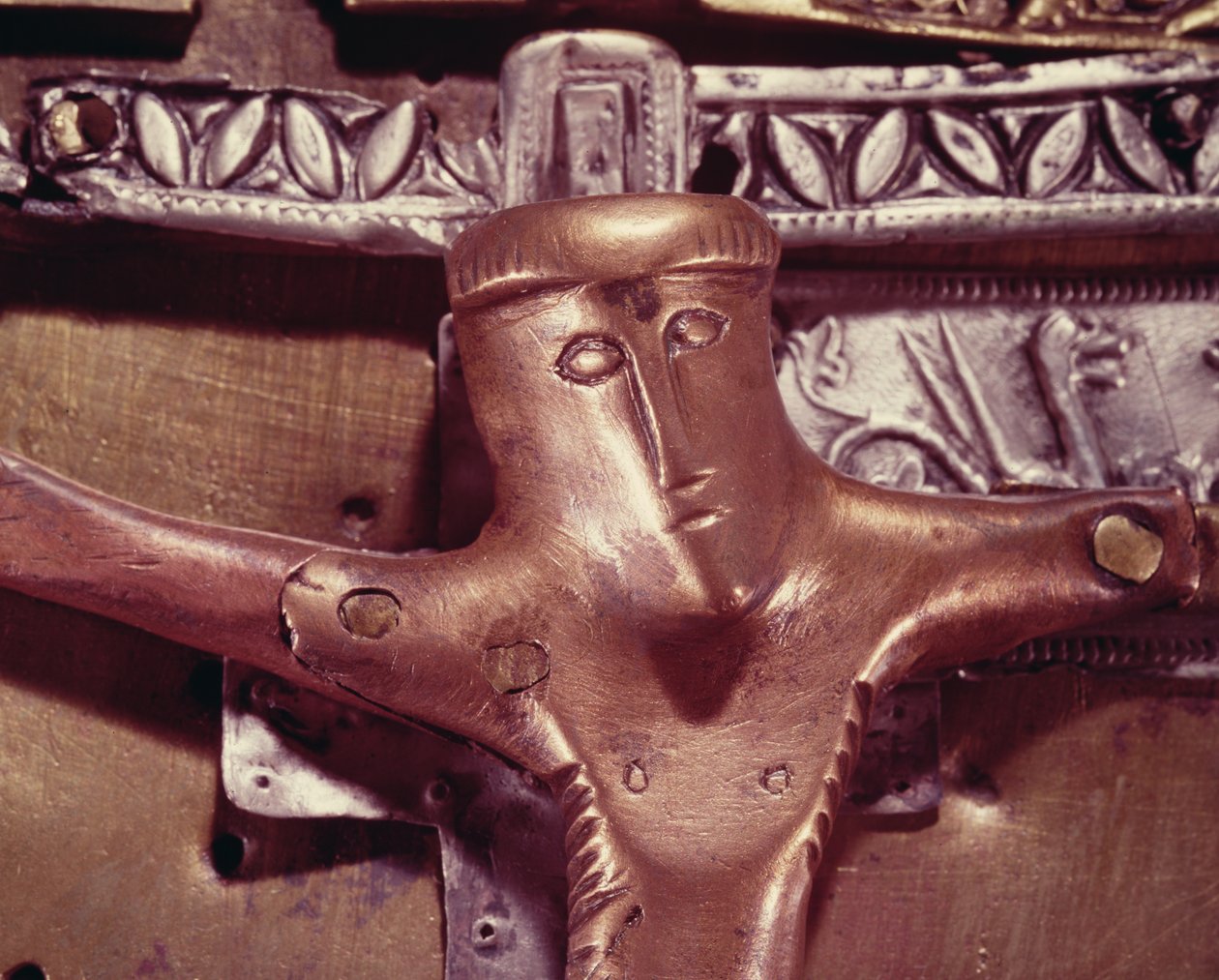 Glockenschrein bekannt als Corp Naomh, Templecross, County Westmeath, 10. & 15. Jahrhundert Silber & Bronze (Detail) von Celtic