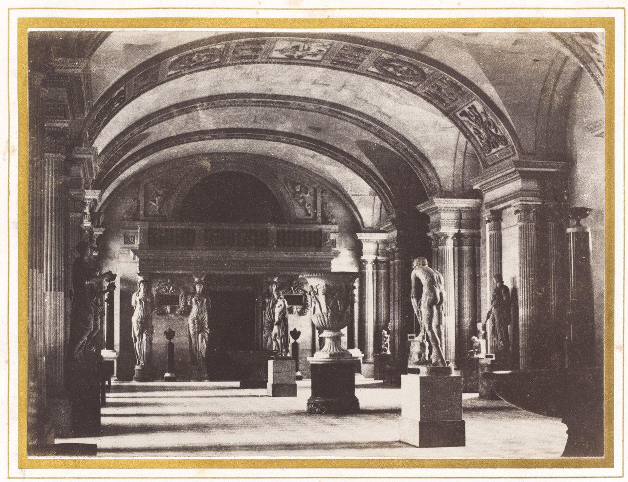 Saal der Karyatiden, im Louvre-Museum von Charles Marville