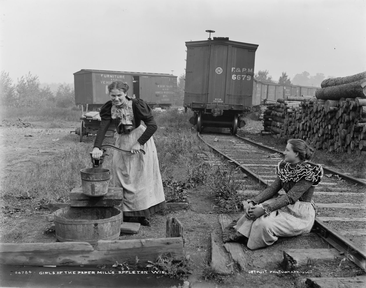 Mädchen der Papierfabriken, Appleton, Wisconsin, ca. 1880-99 von Detroit Publishing Co.