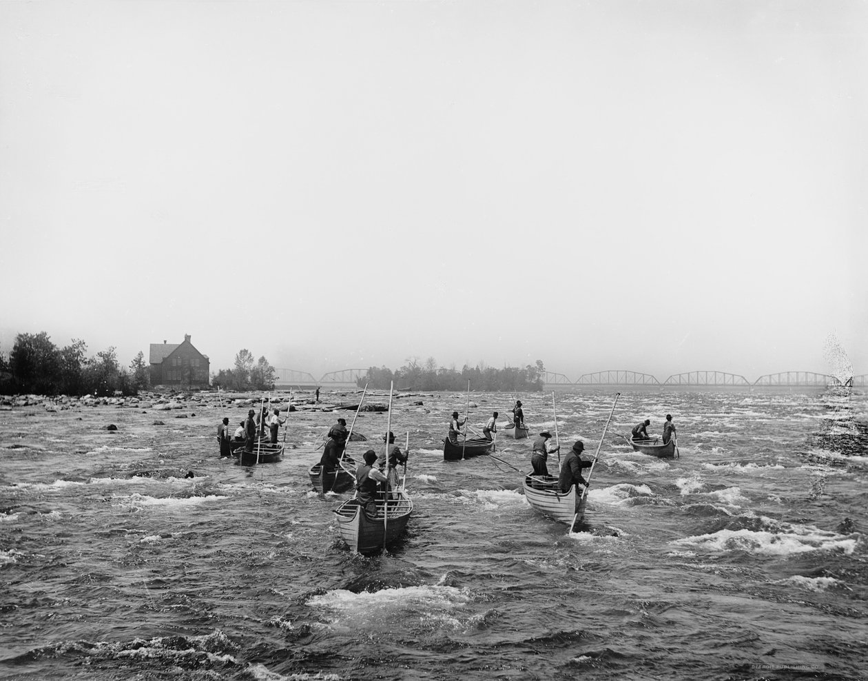 Indianer fischen in den Stromschnellen, Sault Ste. Marie, Michigan, ca. 1900 von Detroit Publishing Co.
