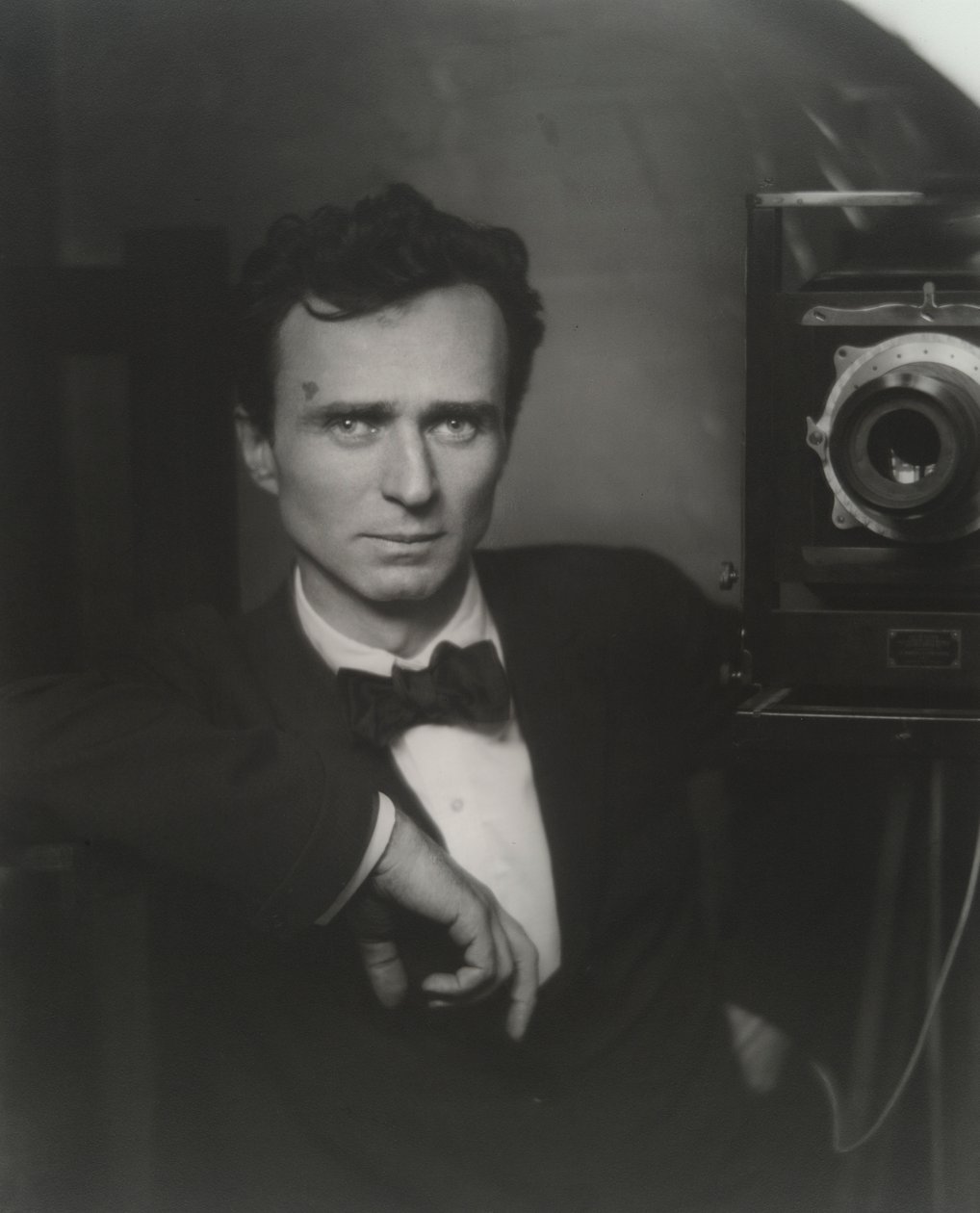 Selbstporträt mit Studiokamera von Edward Steichen