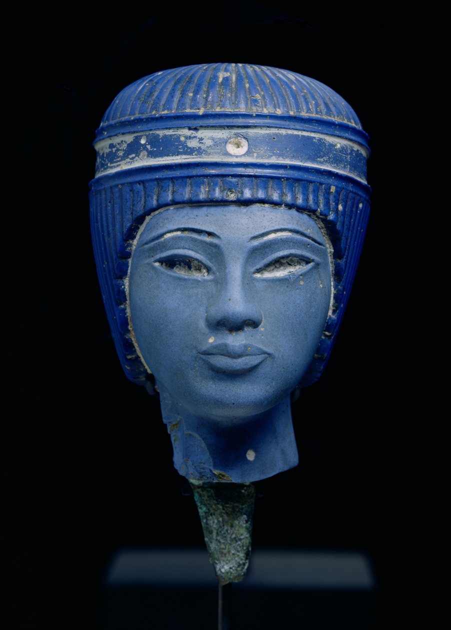Falscher königlicher Kopf, ursprünglich für Tutanchamun gehalten (gepresstes Glas) von Egyptian