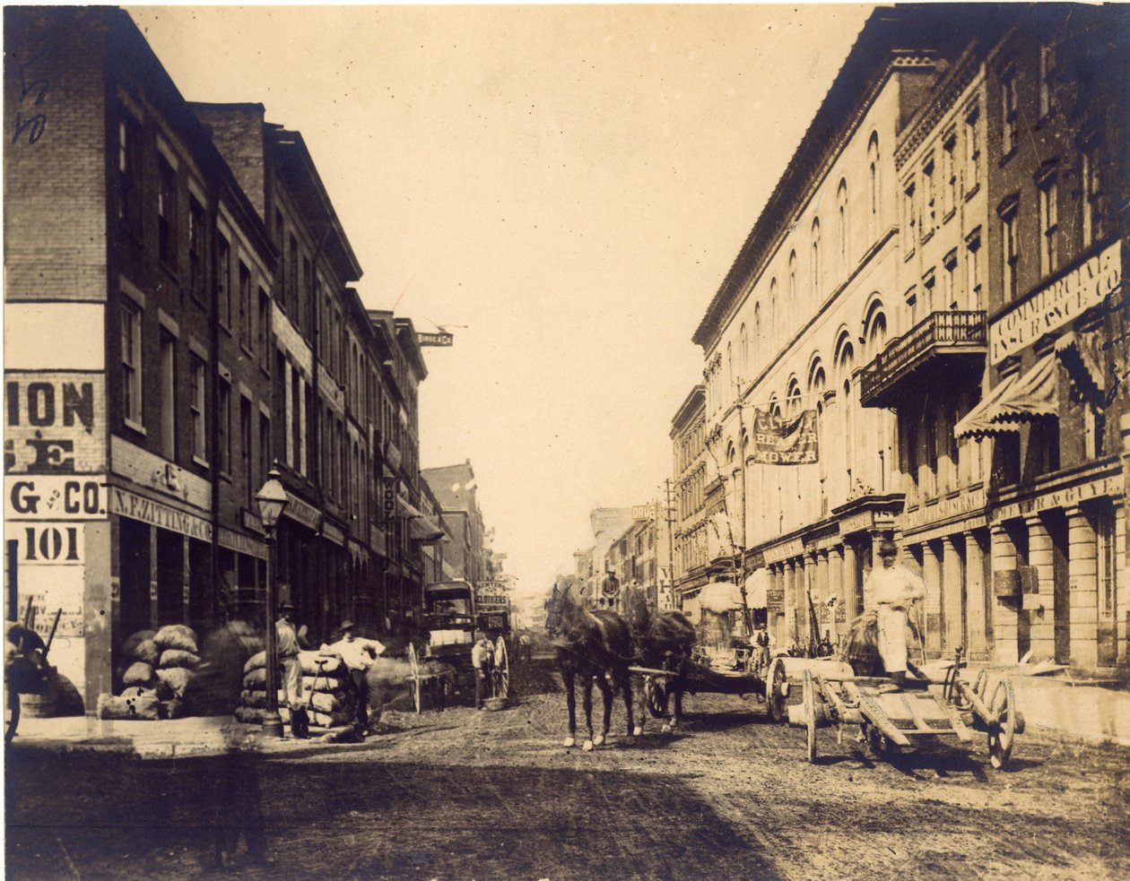 Geschäfte entlang der Main (First) Street, Nord von der Walnut Street von Emil Boehl