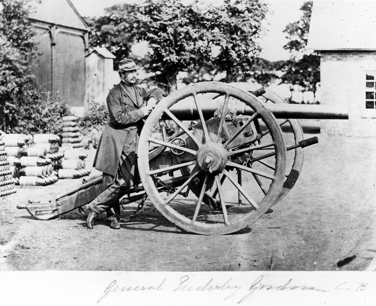 General Enderby Gordon, um 1860-80 von English Photographer