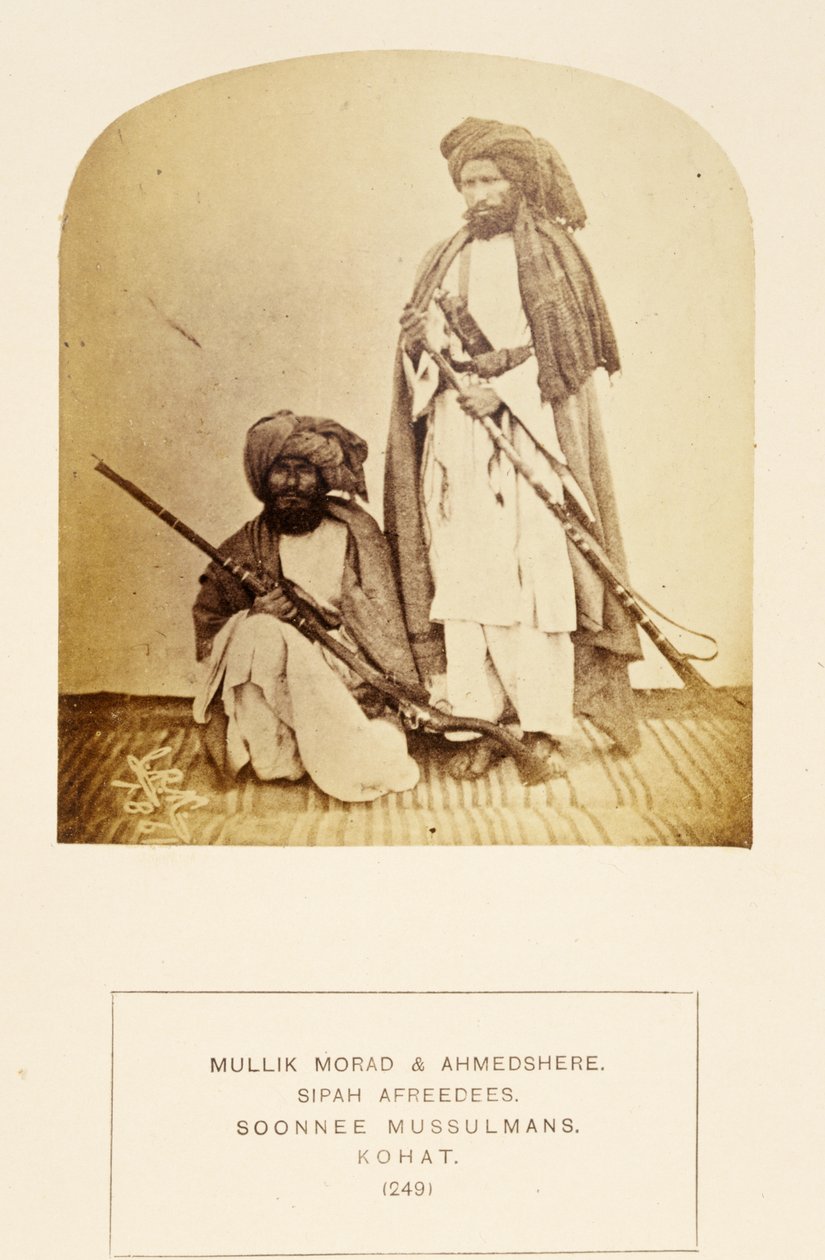Mullik Morad und Ahmedshere, Sipah Afreedees, Soonnee-Mussulmanen, Kohat, aus The People of India, von J. Forbes Watson, veröffentlicht 1868 von English Photographer
