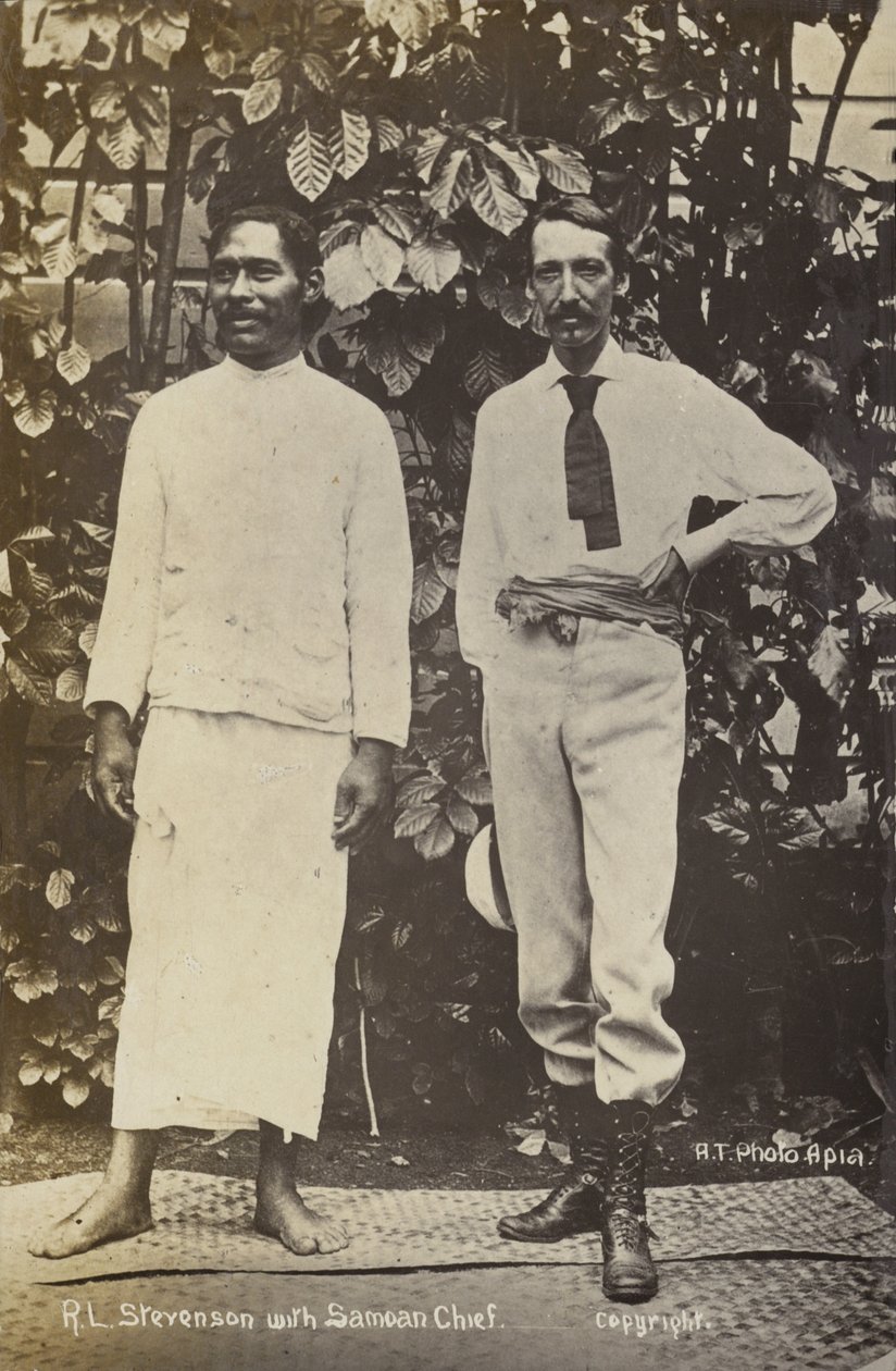 Robert Louis Stevenson mit einem samoanischen Häuptling von English Photographer