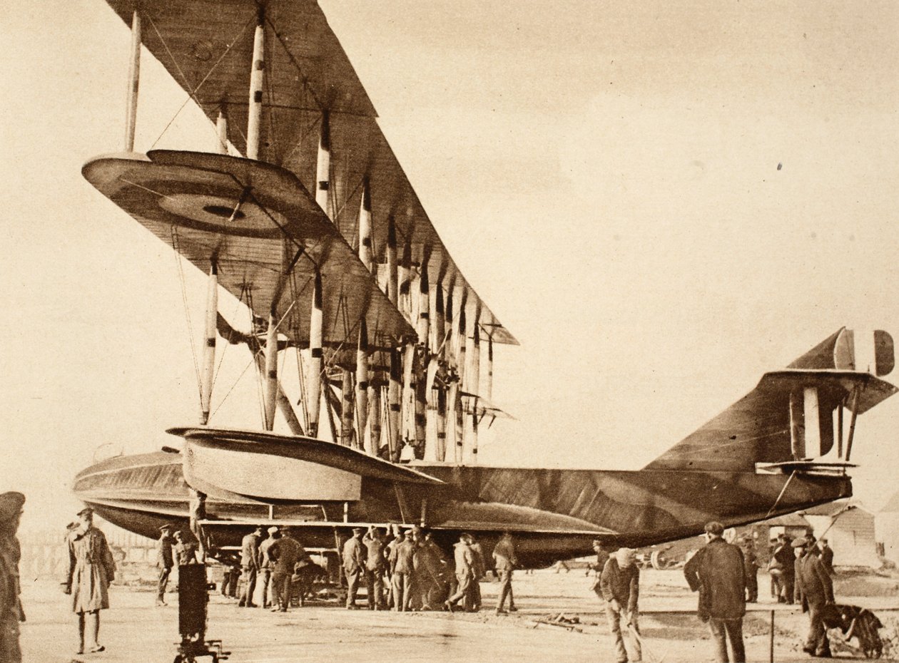 Seitenansicht eines Flugzeugs, 1914-19 von English Photographer