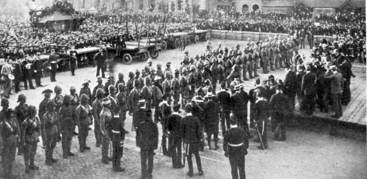 Der Bürgermeister von Lincoln spricht zu den Lincoln Volunteers, Illustration aus The King, 25. Mai 1901 von English Photographer
