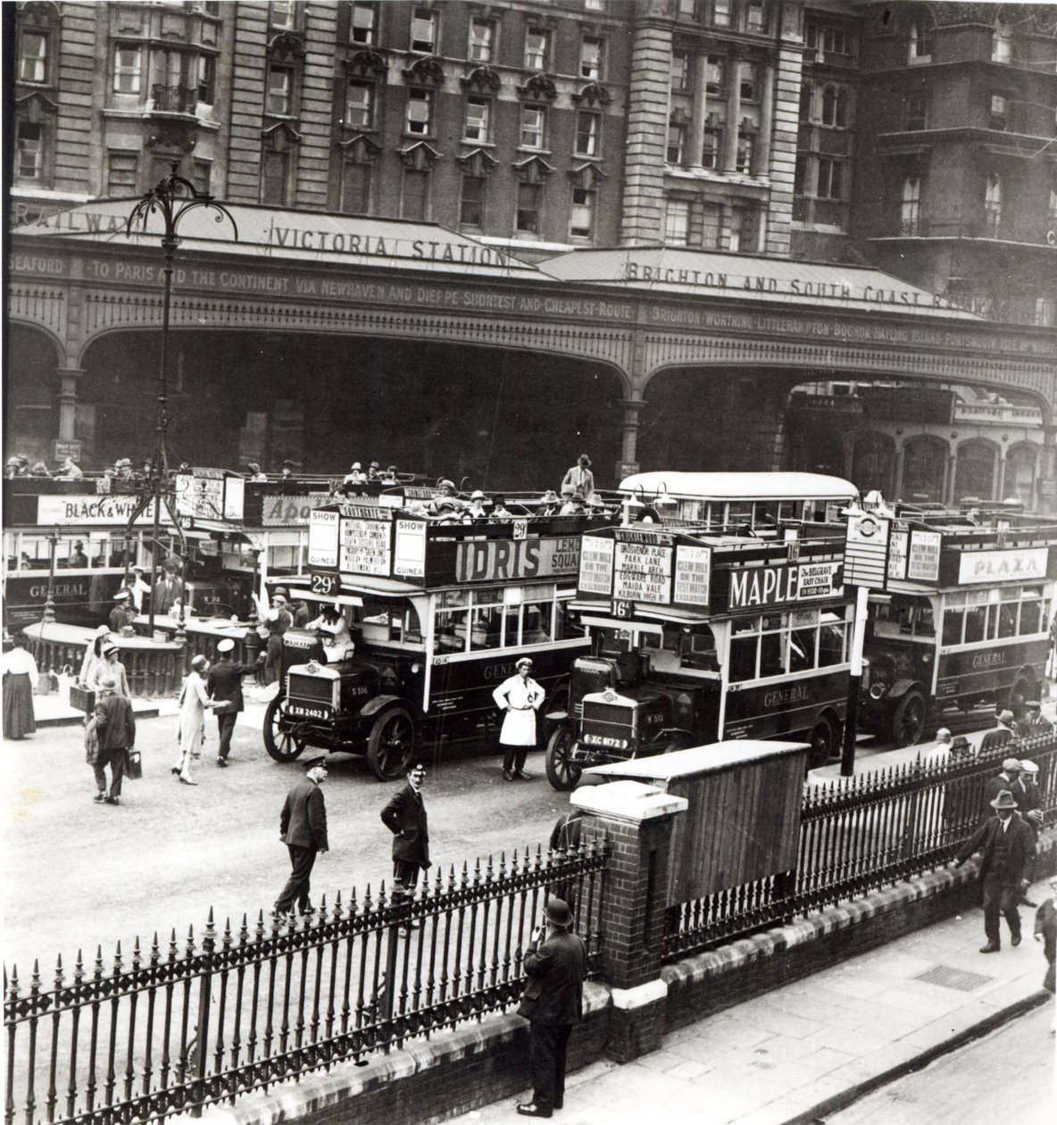 Bahnhof Victoria, 1920er Jahre von English Photographer