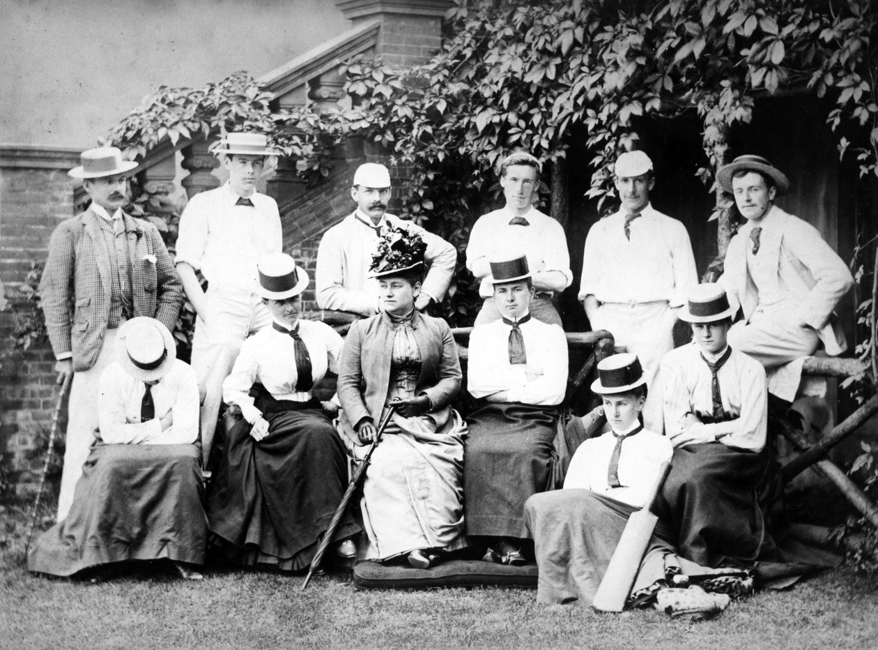 Viktorianisches Männer- und Frauen-Cricketteam, um 1890 von English Photographer