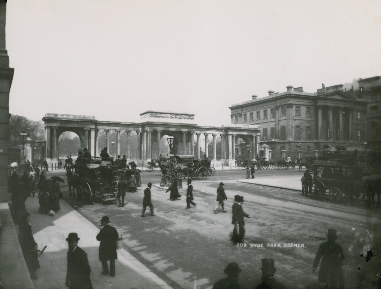 Hyde Park Corner, London von English Photographer