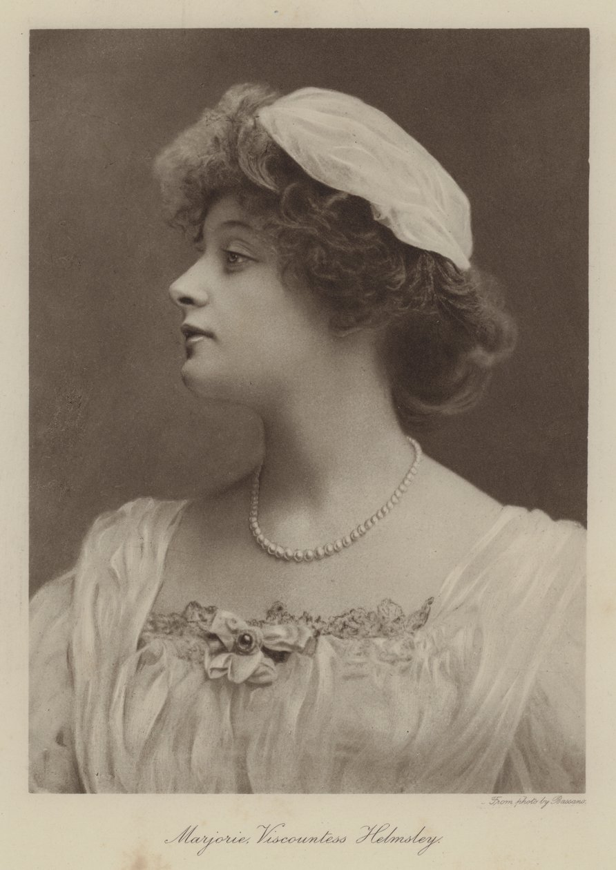 Marjorie Viscountess Helmsley von English Photographer