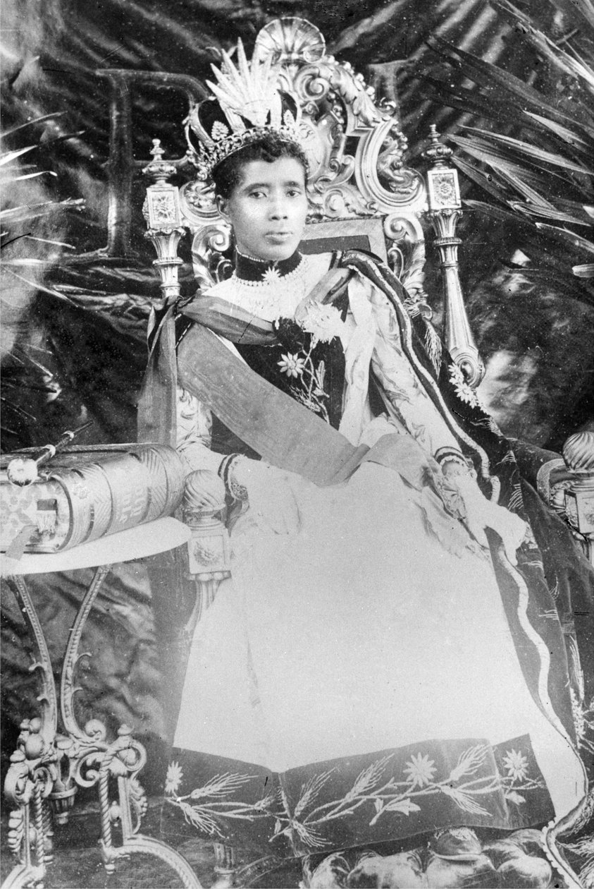 Königin Ravanalona III, um 1890 von French Photographer