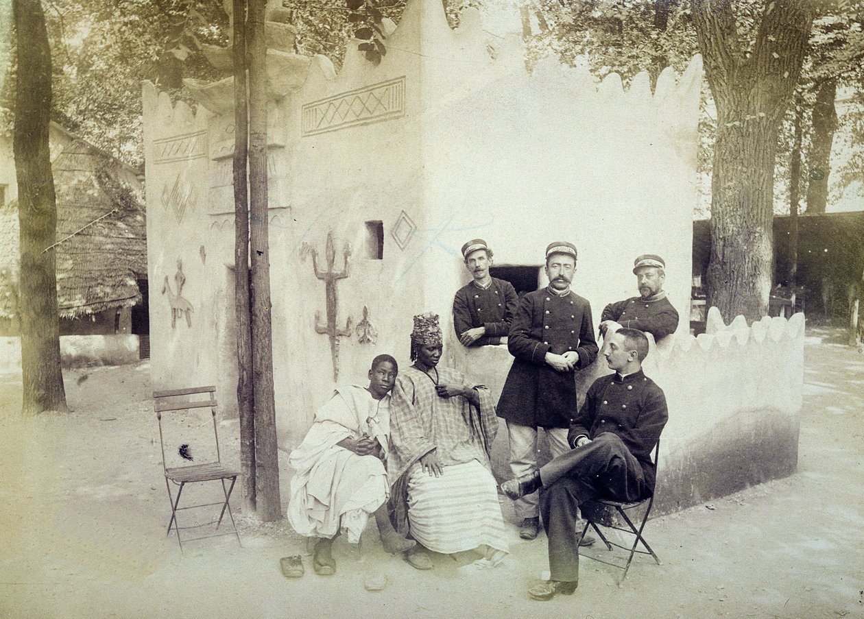 Das senegalesische Dorf auf der Weltausstellung 1889 in Paris von French Photographer