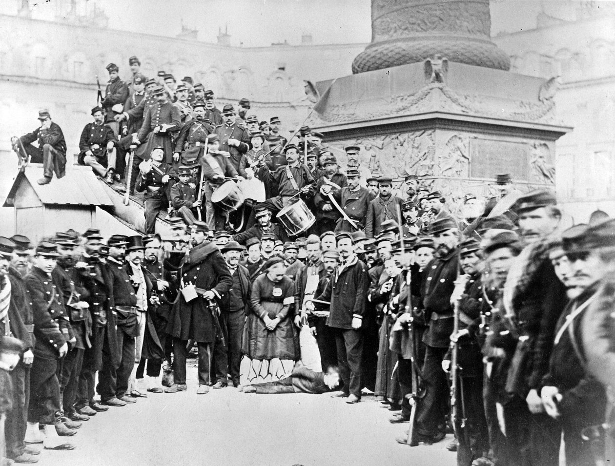 Truppen der Pariser Kommune auf dem Place Vendôme, 1871 von French Photographer