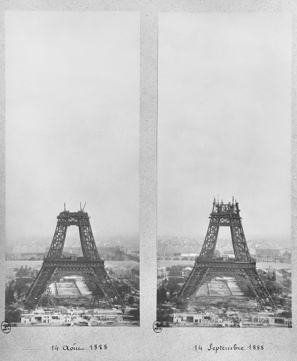 Zwei Ansichten des Baus des Eiffelturms, Paris, 14. August und 14. September 1888 von French Photographer