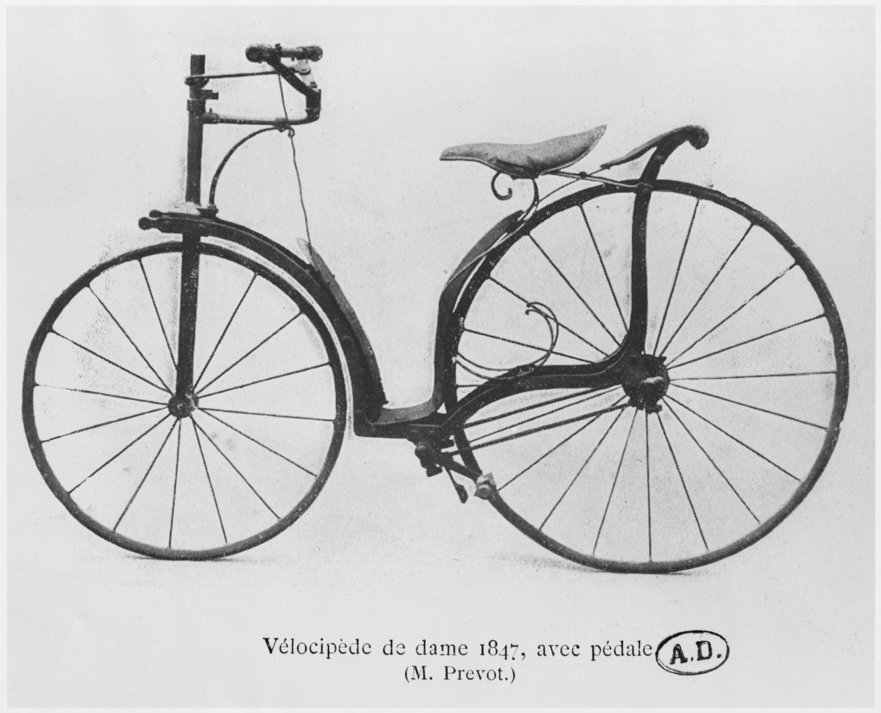 Velociped für eine Dame, entworfen 1847, mit Pedalen von French Photographer