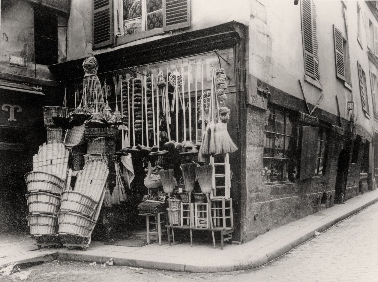 Korbgeschäft, Paris (s/w Foto) von French Photographer