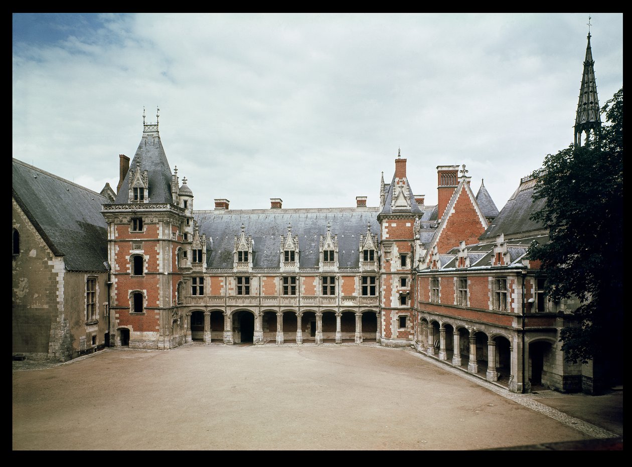 Fassade des Louis XII Flügels, 1498-1503 von French School