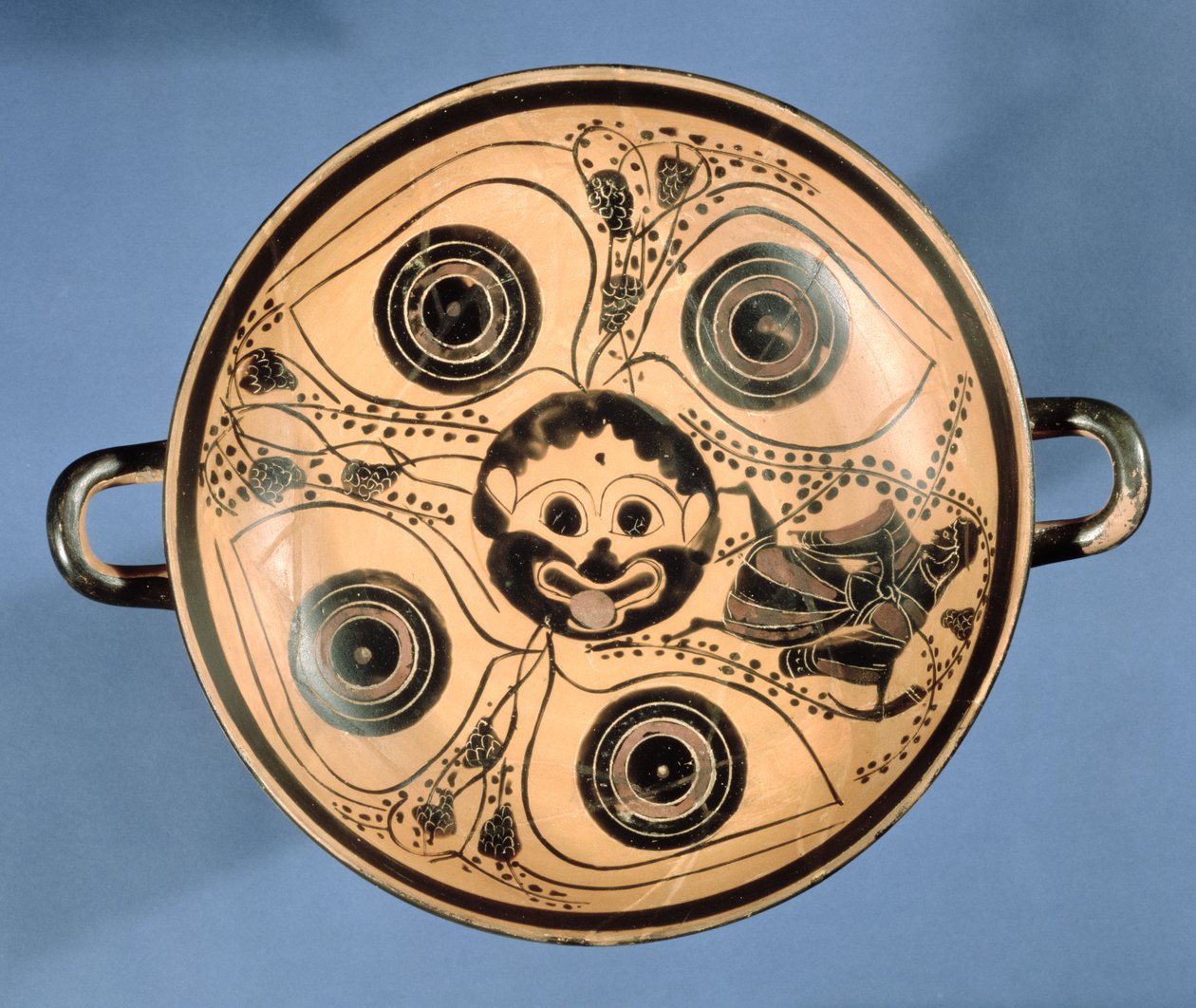 Attische schwarzfigurige Schale mit Gorgonenhaupt und vier Augen, ca. 500 v. Chr. von Greek