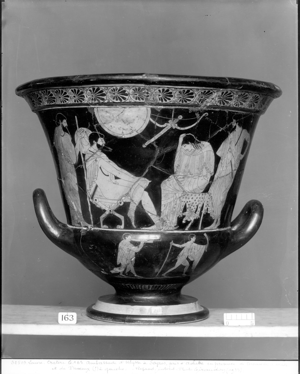 Attisch rotfiguriger Kalyx-Krater, der Odysseus zeigt, wie er Achilles erkennt, der als weibliche Pyrrha verkleidet ist, ca. 500 v. Chr. (Keramik) von Greek