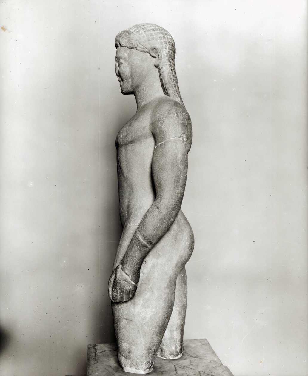 Kouros, aus Paros, nahe dem Heiligtum des Asklepios, ca. 540 v. Chr. von Greek