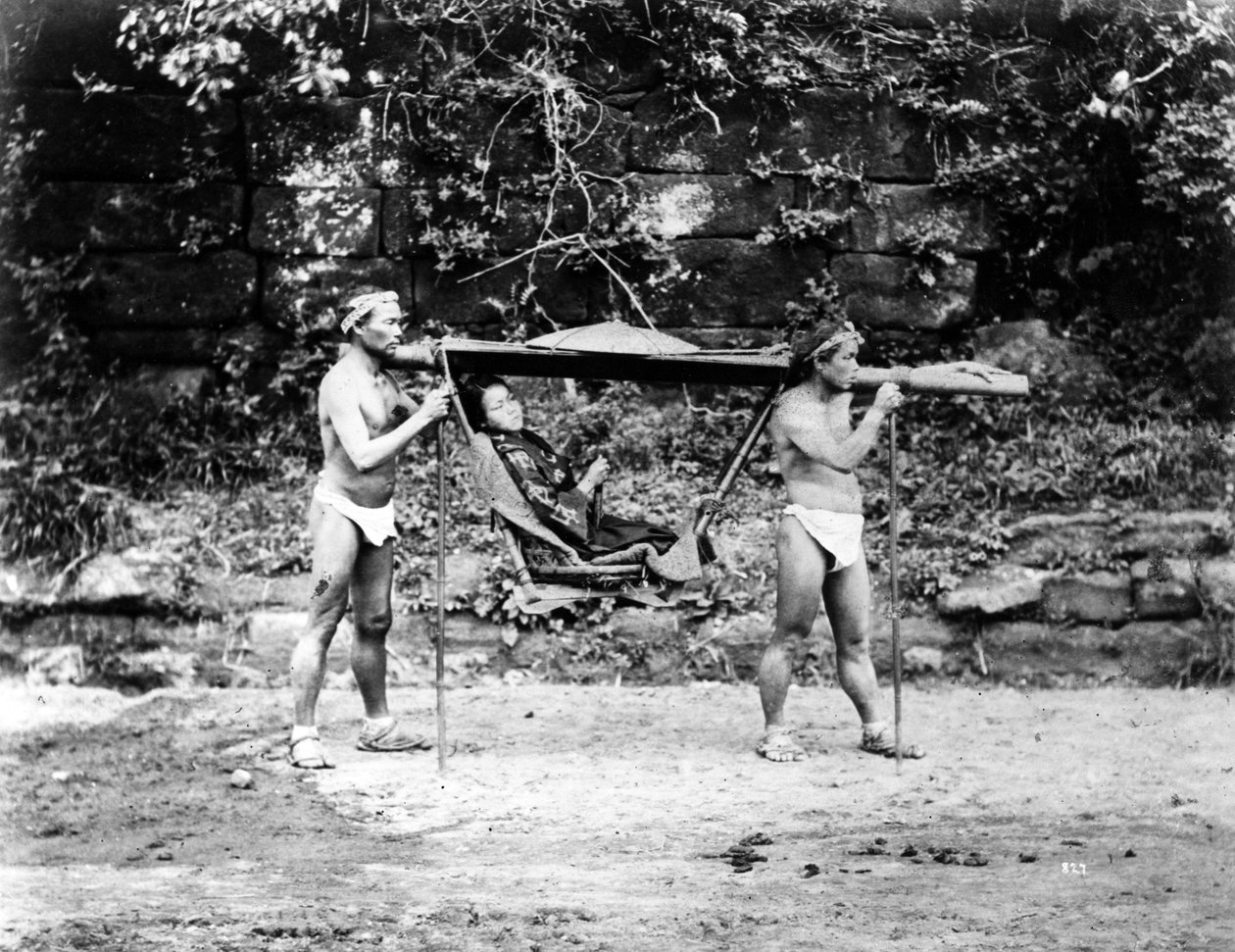 Mädchen in einer Sänfte (norimono), Japan, ca. 1870er Jahre von Japanese Photographer