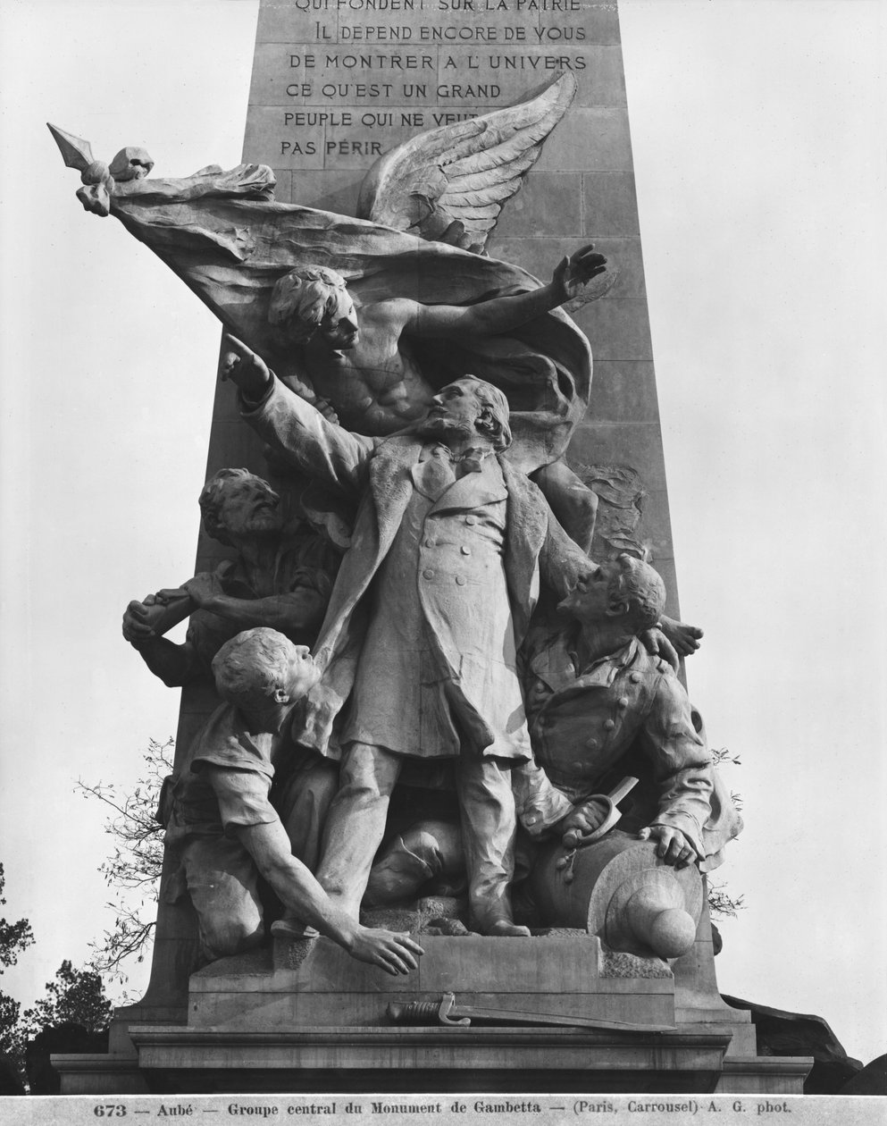 Denkmal für Leon Gambetta, zentrale Gruppe, Cour Napoleon, Louvre, 1888 (Detail) von Jean Paul Aube