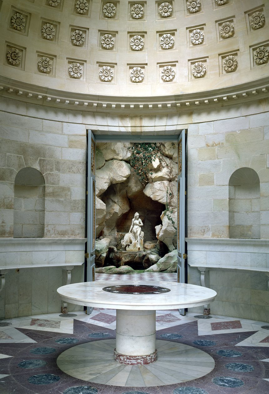Die Rotunde und die Grotte der Laiterie de la Reine, erbaut 1785 von Jean Thevenin