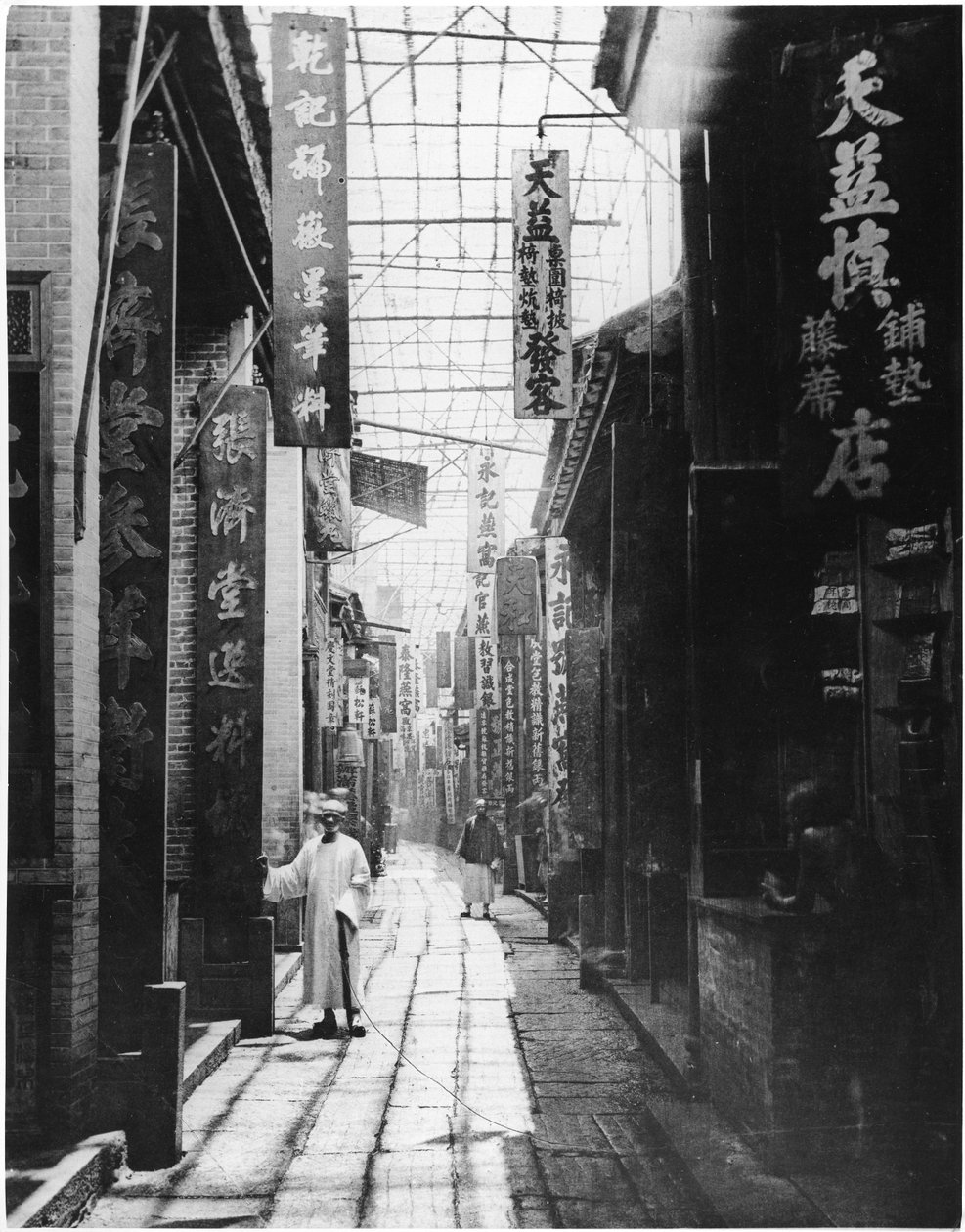 Physic Street, Kanton, ca. 1867-72 von John Thomson