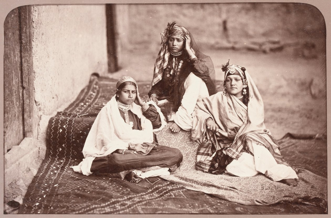 Nautch-Mädchen, Kabul, 1879 von John Burke