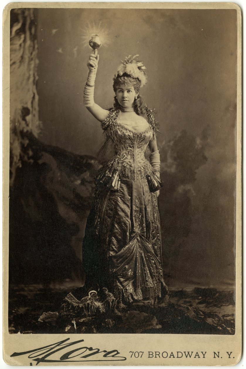 Mrs. Vanderbilt (Sepia-Druck) von José Maria Mora