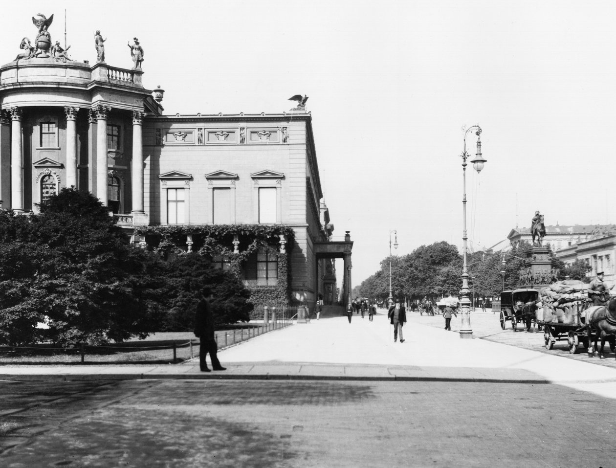 Der Palast von Wilhelm I., erbaut 1834-37 von Carl F. Langhans, Unter den Linden, Berlin, ca. 1910 von Jousset