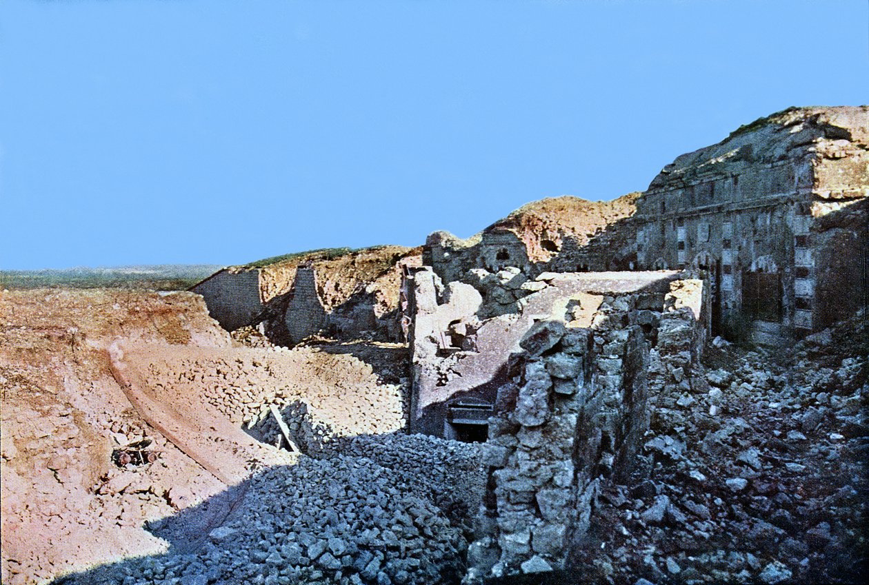Das Fort de Moulainville bei Verdun, September 1916 von Jules Gervais Courtellemont