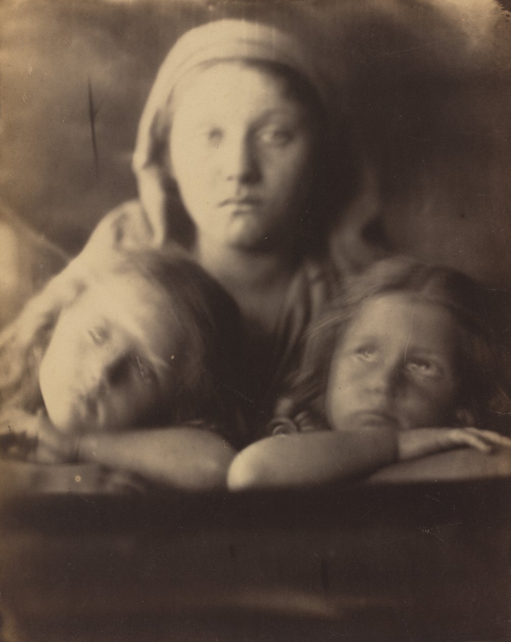 Mary Hillier und zwei Kinder, 1864 von Julia Margaret Cameron