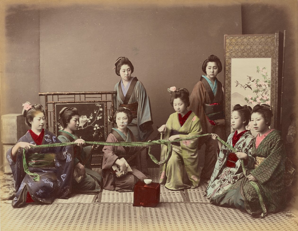(Konkonchiki) Japanisches Mädchen beim Spiel von Kusakabe Kimbei