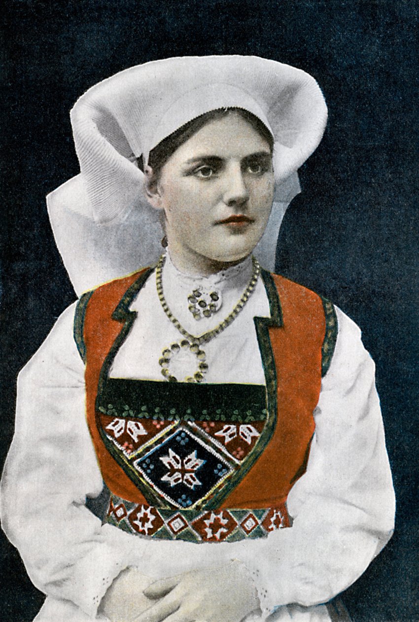Frau in norwegischer Nationaltracht von L Boulanger