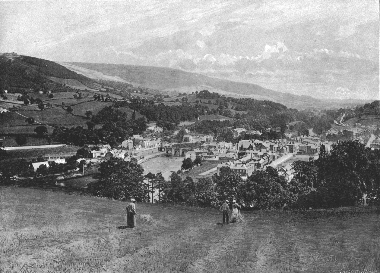 Llangollen und Crow Castle, ca. 1900 von Lettsome and Sons