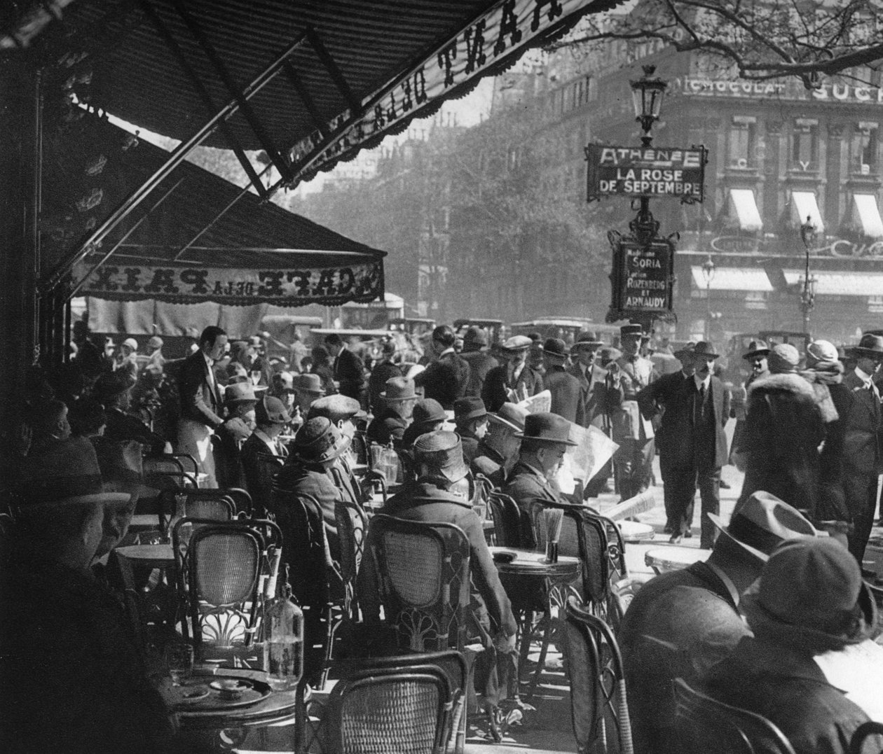 Café de la Paix, Paris, 1937 von Martin Hurlimann